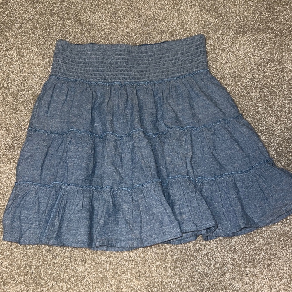 Super cute denim skirt from American Eagle!